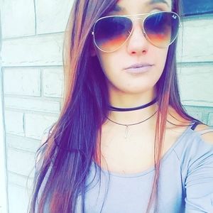 Meet your Posher, Marissa